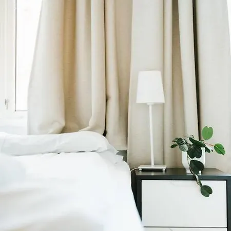Center Apartment *